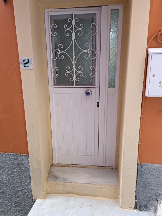 Two-storey Maisonette Next To The Port Appartamento Mantouki
